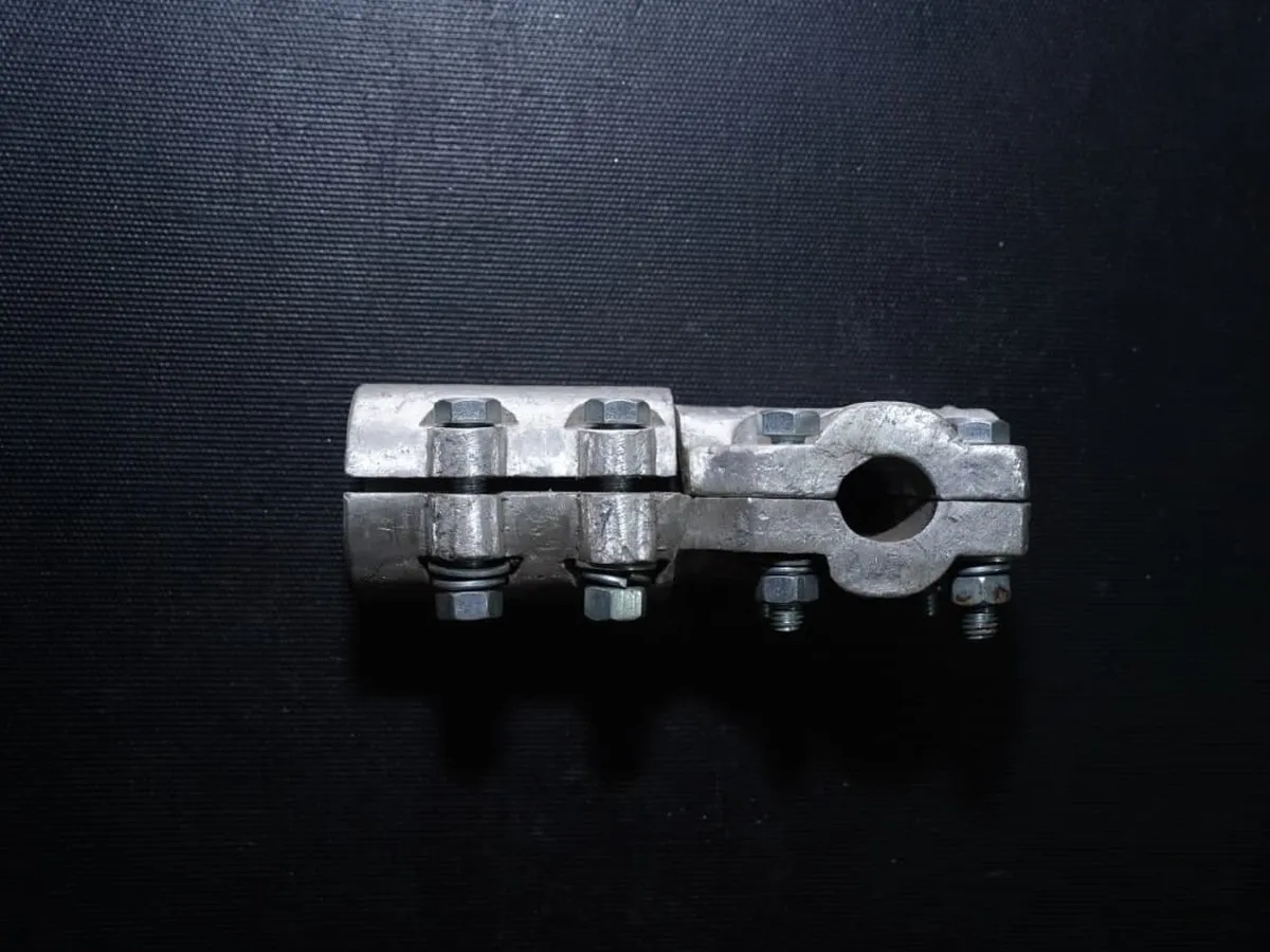 High Voltage Transformer Bushing clamp SideView